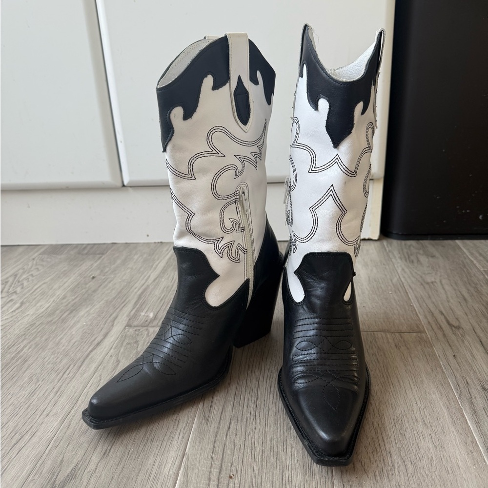 L’Intervalle Black and White Leather Cowboy/Western Boots - size 39 / 8.5 - 9